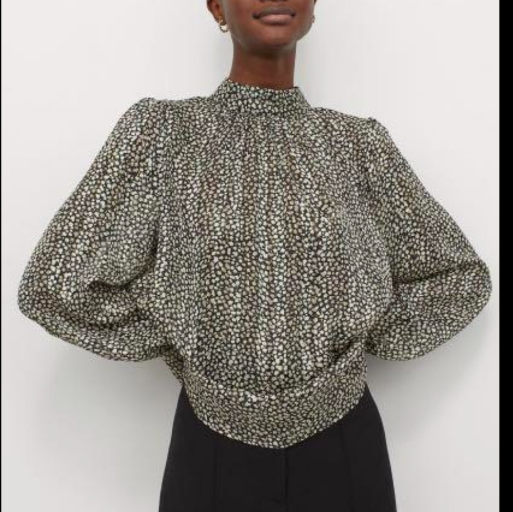 H&M black/blue wide blouse